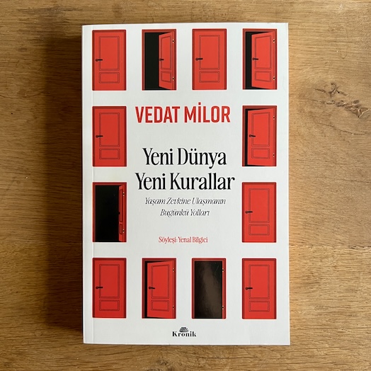 Yeni Dünya Yeni Kurallar - Yaşam Zevkine Ulaşmanın Bugünkü Yolları Yeni Dünya Yeni Kurallar - Yaşam Zevkine Ulaşmanın Bugünkü Yolları